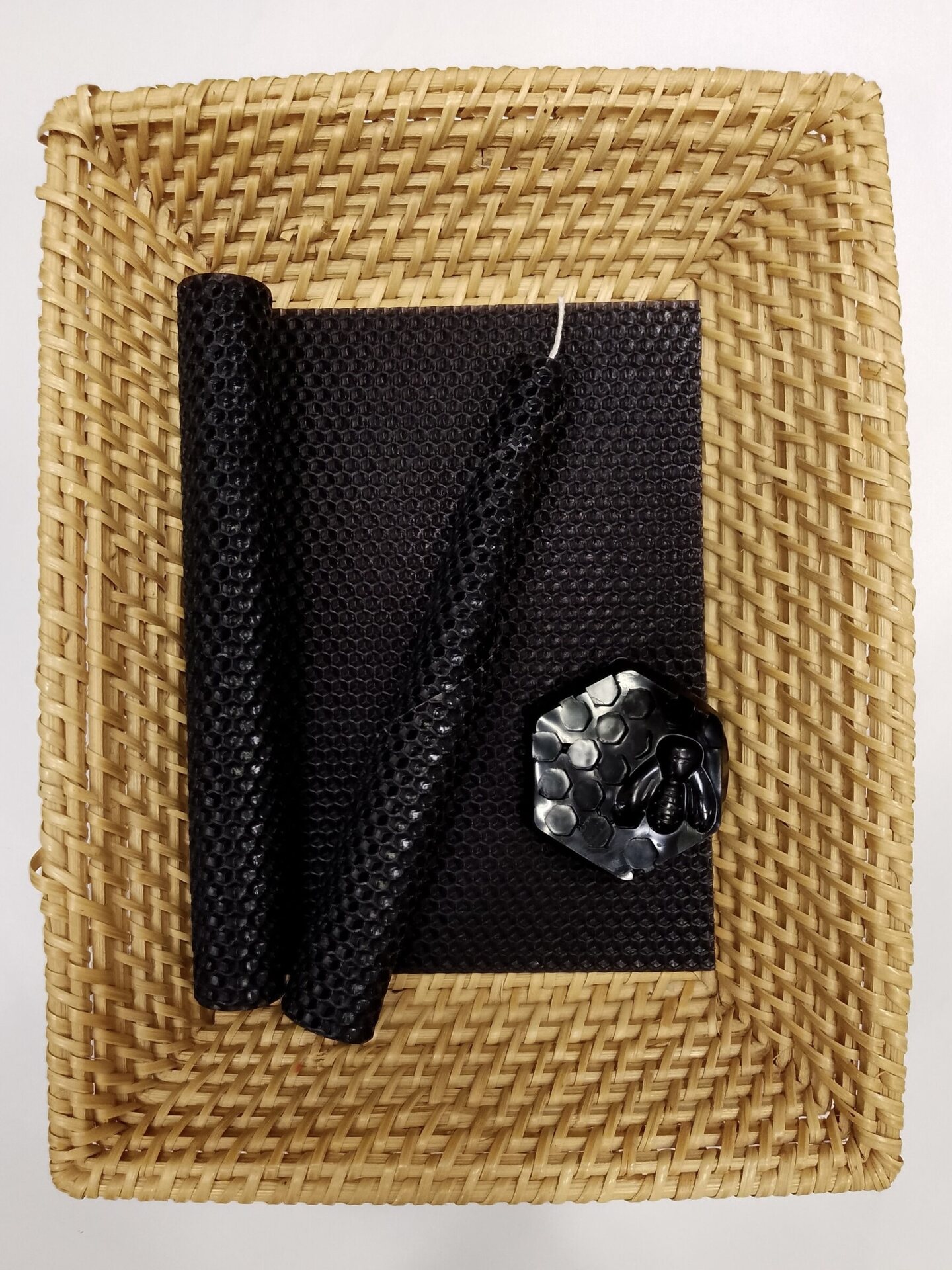 Mehiläisvahalevy 22x38 cm Musta