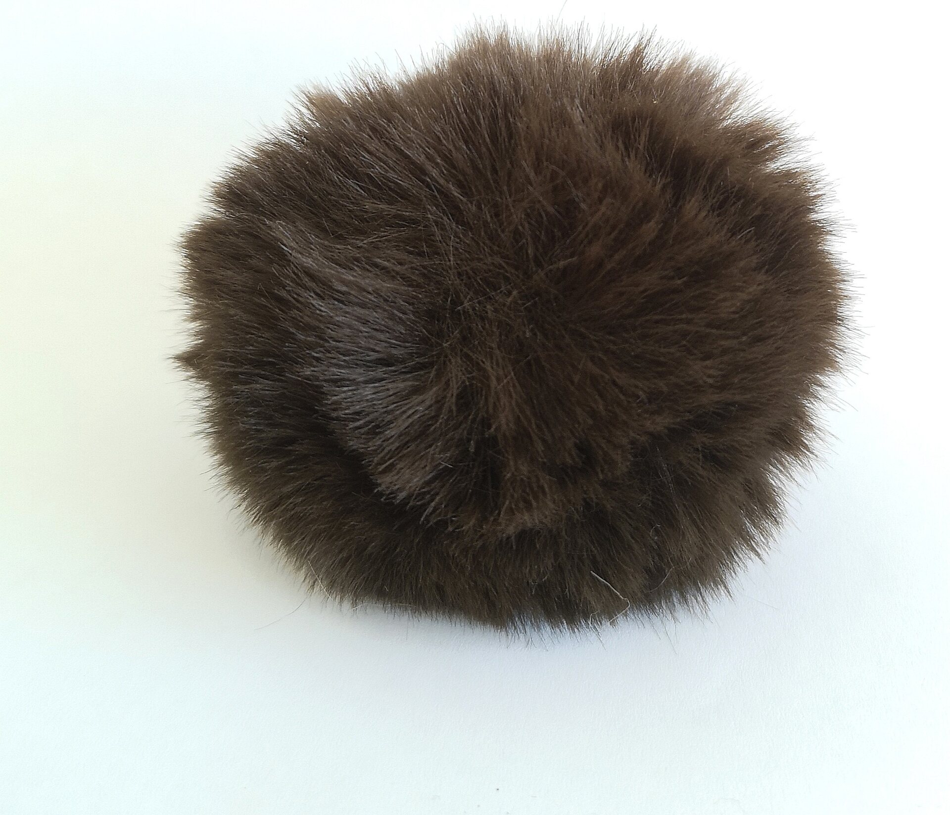 Tekoturkistupsu 8 cm Tummanruskea