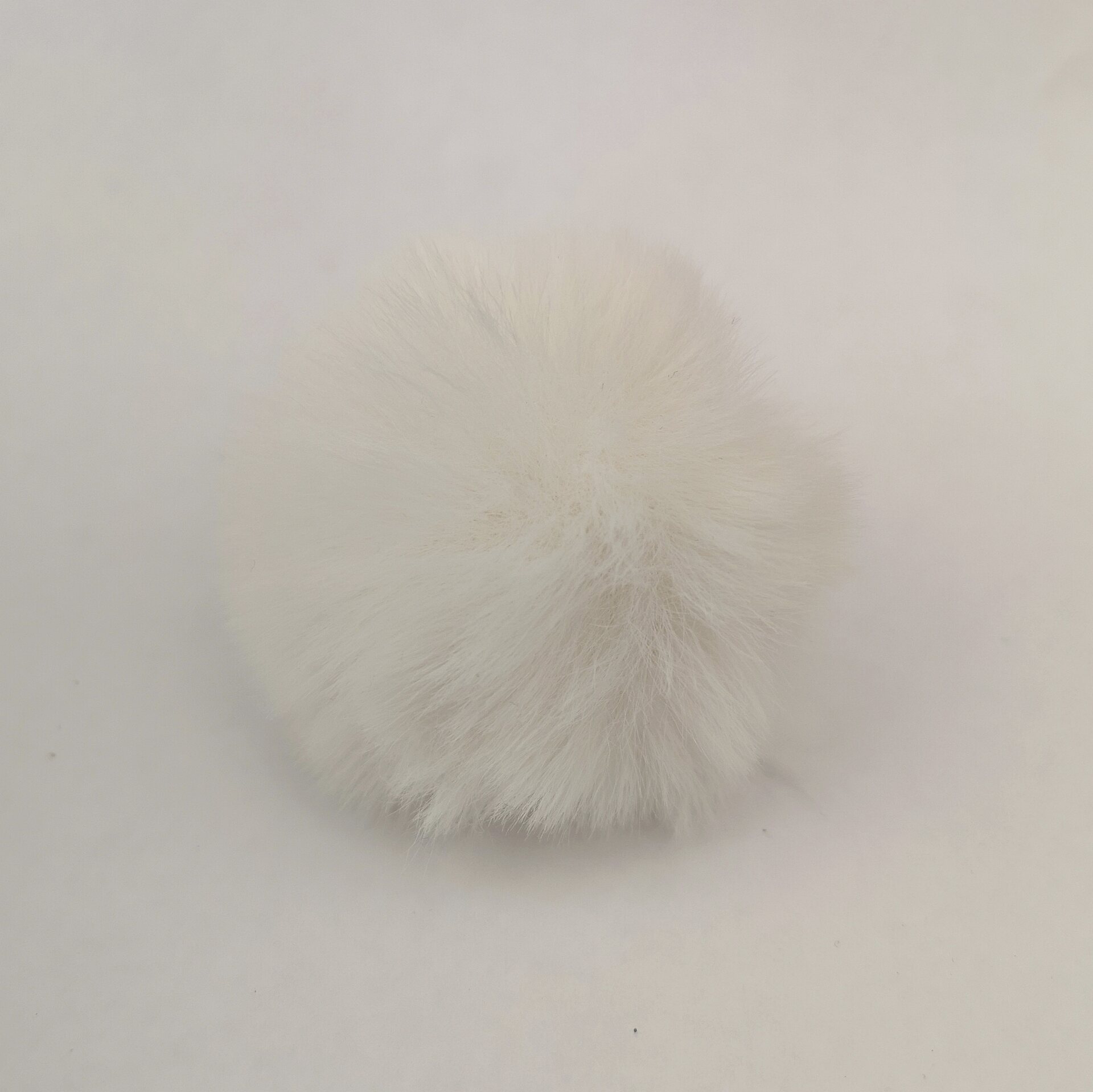 Tekoturkistupsu 6 cm 03 luonnonvalkoinen