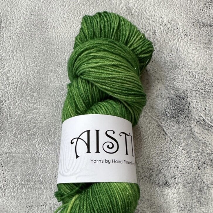 Hand Finnished Aisti ohut sukka 100 g / 400 Kimalle Ruoho