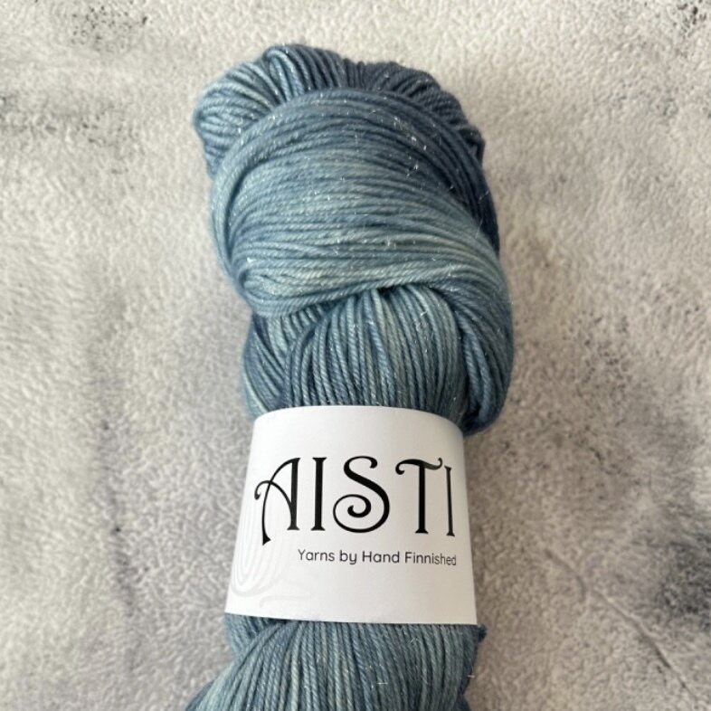 Hand Finnished Aisti ohut sukka 100 g / 400 Dazzling Sardiini